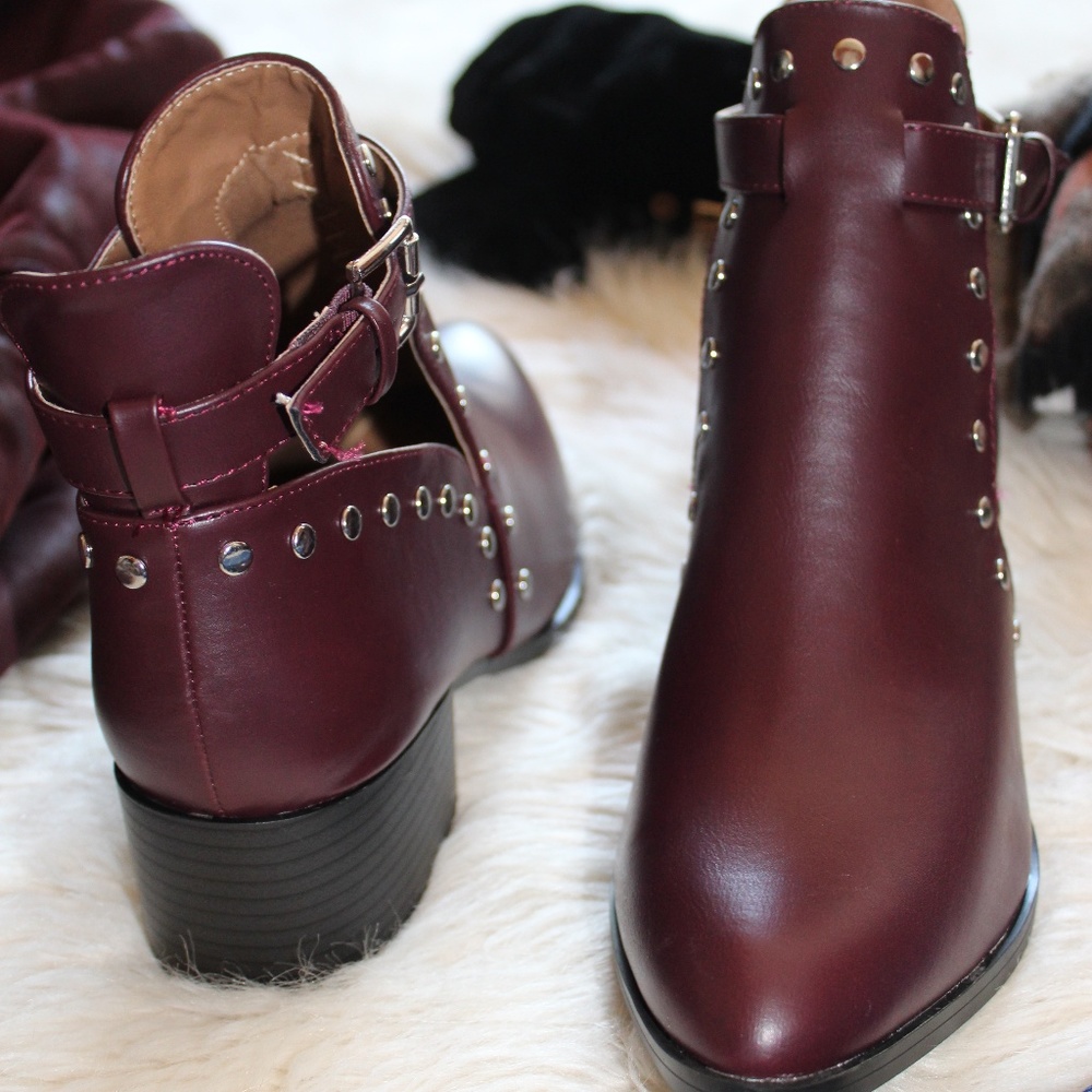 📣LAST PAIR//The Georgia// Burgundy cutout Bootie - Picture 4 of 7